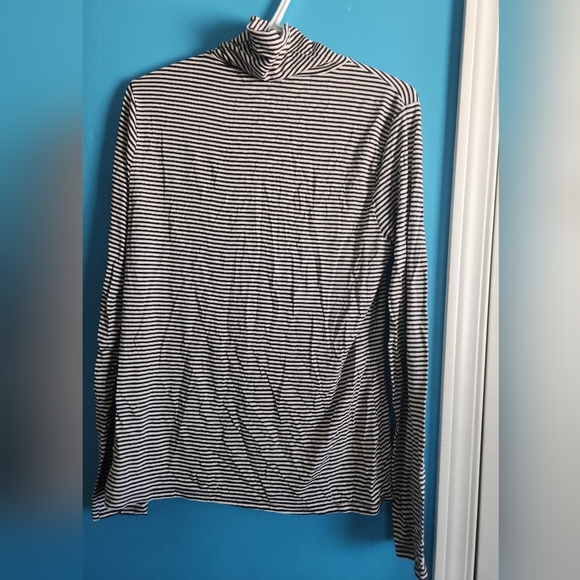 Black and White Striped Turtle Neck Long  Sleeve Top - Picture 6 of 9